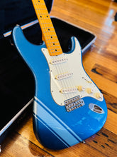 Load image into Gallery viewer, Fender FSR Stratocaster