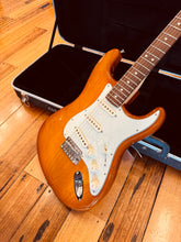 Load image into Gallery viewer, Fender American Standard Stratocaster