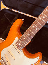 Load image into Gallery viewer, Fender American Standard Stratocaster