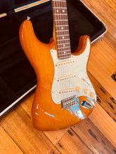 Load image into Gallery viewer, Fender American Standard Stratocaster