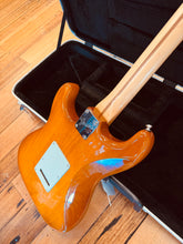 Load image into Gallery viewer, Fender American Standard Stratocaster