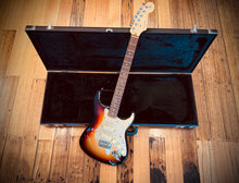 Load image into Gallery viewer, Fender FSR Special Edition Stratocaster – Mystic burst