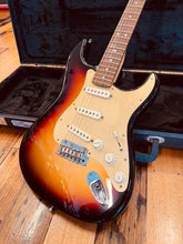 Load image into Gallery viewer, Fender FSR Special Edition Stratocaster – Mystic burst
