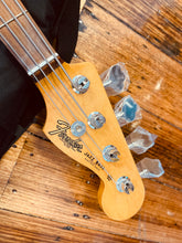 Load image into Gallery viewer, Fender Vintera 60's Jazz Bass Daphne Blue