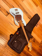 Load image into Gallery viewer, Fender Vintera 60's Jazz Bass Daphne Blue