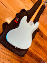 Load image into Gallery viewer, Fender Vintera 60's Jazz Bass Daphne Blue