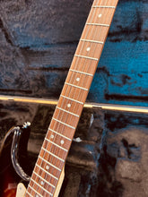 Load image into Gallery viewer, Fender FSR Special Edition Stratocaster – Mystic burst