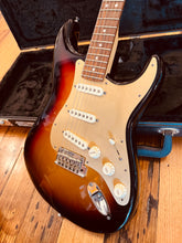 Load image into Gallery viewer, Fender FSR Special Edition Stratocaster – Mystic burst