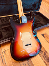 Load image into Gallery viewer, Fender FSR Special Edition Stratocaster – Mystic burst