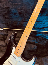 Load image into Gallery viewer, Fender American Standard Stratocaster (2015)