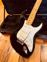 Load image into Gallery viewer, Fender American Standard Stratocaster (2015)