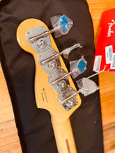 Load image into Gallery viewer, Fender Vintera 50s Precision Bass