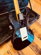 Load image into Gallery viewer, Fender American Standard Stratocaster (2015)