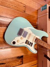 Load image into Gallery viewer, Mooer S801 GTRS Intelligent Guitar