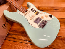 Load image into Gallery viewer, Mooer S801 GTRS Intelligent Guitar