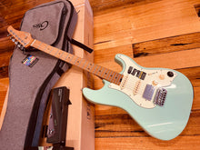 Load image into Gallery viewer, Mooer S801 GTRS Intelligent Guitar