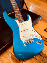 Load image into Gallery viewer, Fender Stratocaster – Made in Japan (1997) – Electric Blue
