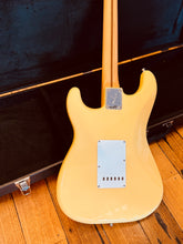 Load image into Gallery viewer, Fender Player Stratocaster