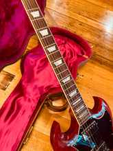 Load image into Gallery viewer, Gibson SG Standard - 2001