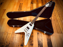 Load image into Gallery viewer, Epiphone Flying V 67' Reissue