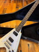 Load image into Gallery viewer, Epiphone Flying V 67' Reissue
