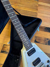 Load image into Gallery viewer, Epiphone Flying V 67' Reissue