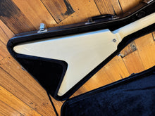 Load image into Gallery viewer, Epiphone Flying V 67' Reissue