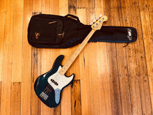 Load image into Gallery viewer, Fender Jazz Bass Fretless – Crafted in Japan
