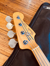 Load image into Gallery viewer, Fender Jazz Bass Fretless – Crafted in Japan