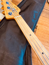 Load image into Gallery viewer, Fender Jazz Bass Fretless – Crafted in Japan