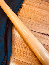 Load image into Gallery viewer, Fender Jazz Bass Fretless – Crafted in Japan