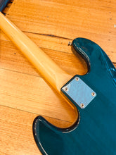 Load image into Gallery viewer, Fender Jazz Bass Fretless – Crafted in Japan