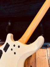 Load image into Gallery viewer, Washburn Force ABT B-20 - 1990