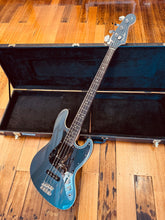 Load image into Gallery viewer, Fender Aerodyne Jazz Bass