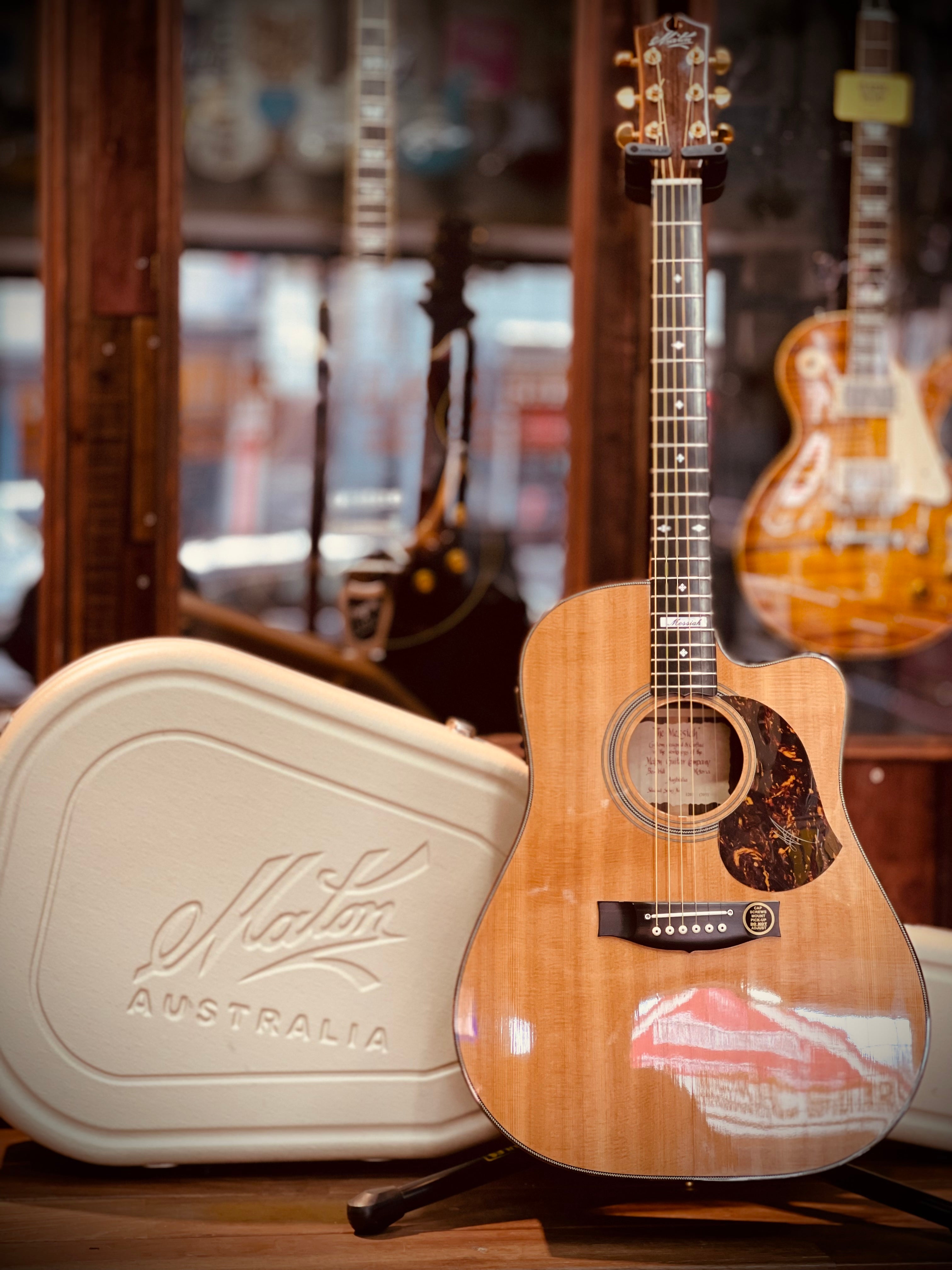 【美品】MATON EM100C Messiah Maton Guitars EM100C Messiah - 14323 | Artisan Guitars