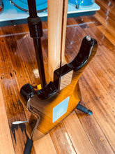 Load image into Gallery viewer, Tokai Goldstar sound