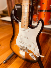 Load image into Gallery viewer, Tokai Goldstar sound