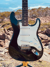 Load image into Gallery viewer, Fender FSR American vintage 70s Stratocaster