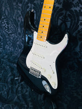 Load image into Gallery viewer, Fender 57 American vintage re-issue Stratocaster