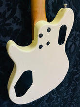 Load image into Gallery viewer, Peavey EVH WOLFGANG