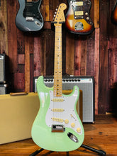 Load image into Gallery viewer, Fender NOS custom shop 57