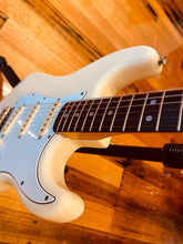 Load image into Gallery viewer, Fernandes Strat Stone Logo