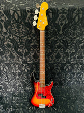 Load image into Gallery viewer, Fender Precision Bass 62-JVRI