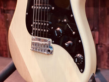 Load image into Gallery viewer, James Tyler