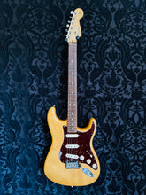 Load image into Gallery viewer, Fender American professional stratocaster