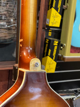 Load image into Gallery viewer, HOFNER VIOLIN BASS 1965