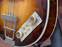 Load image into Gallery viewer, HOFNER VIOLIN BASS 1965