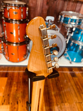 Load image into Gallery viewer, Tokai Goldstar sound