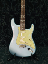 Load image into Gallery viewer, Fender Stratocaster 62 FSR Deluxe