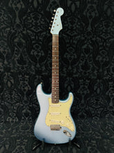 Load image into Gallery viewer, Fender Stratocaster 62 FSR Deluxe